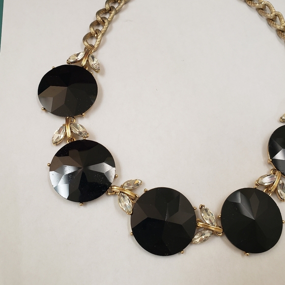 White House Black Market, signed, brushed gold tone glass black jewel necklace - Picture 6 of 10